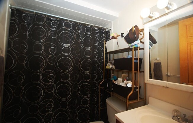 2 beds, 2 baths, 1,000 sqft, $3,950, Unit 401