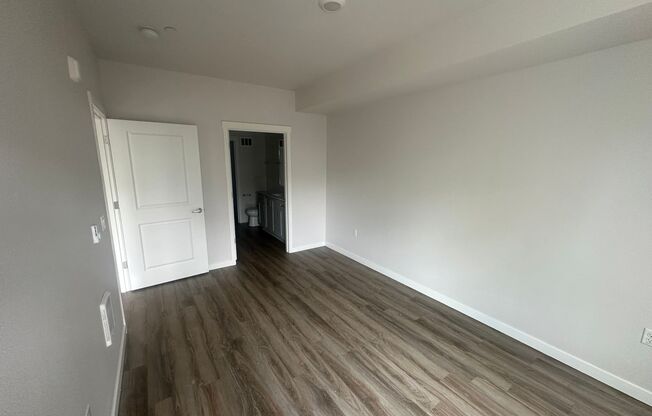 1 bed, 1 bath, 615 sqft, $1,750, Unit 40-203