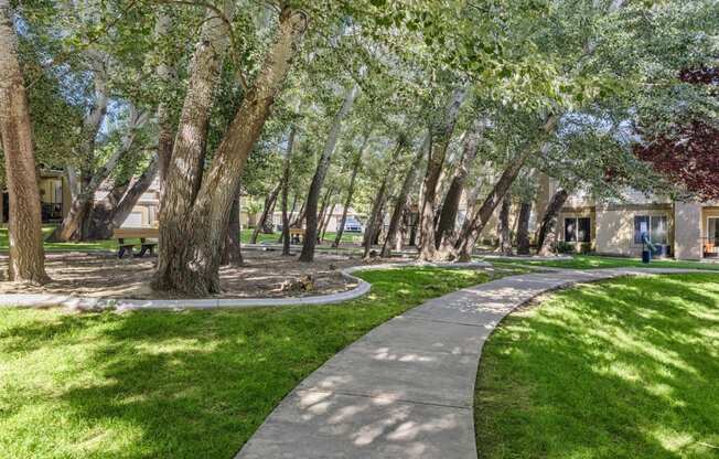 Heritage at Draper Apartments in Draper, Utah Courtyard