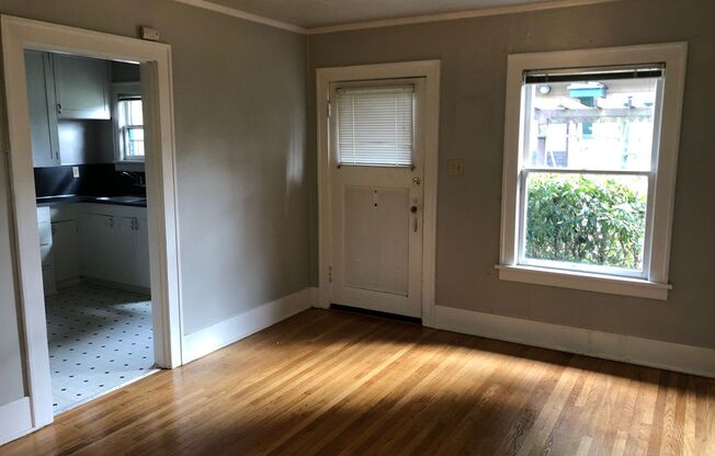 Studio, 1 bath, 300 sqft, $1,395, Unit G