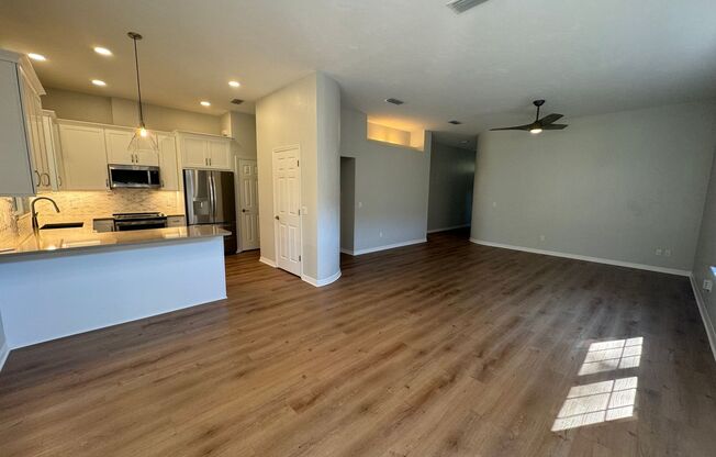 3 beds, 2 baths, $2,300