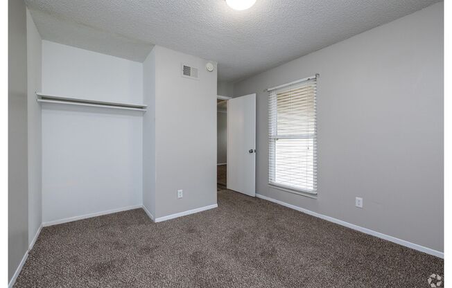 2 beds, 1 bath, 1,044 sqft, $1,000, Unit 404