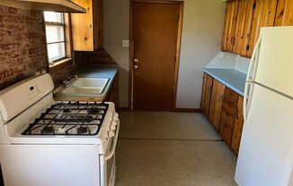 2 beds, 1 bath, $825