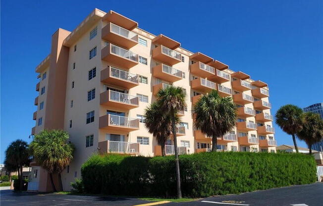 2200 E Hallandale Beach Blvd