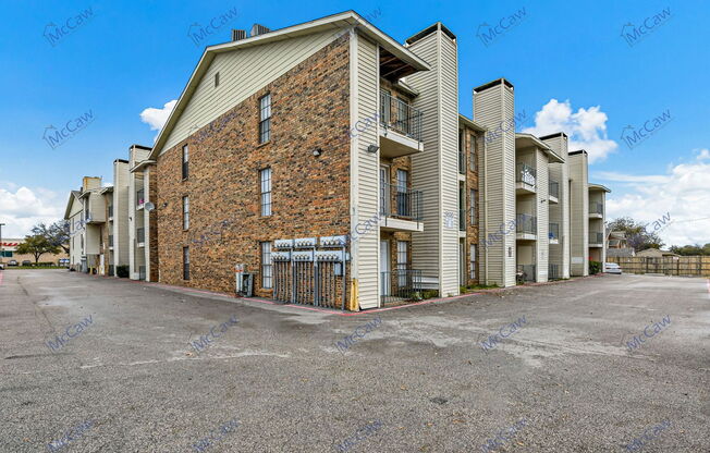 9520 Royal Lane