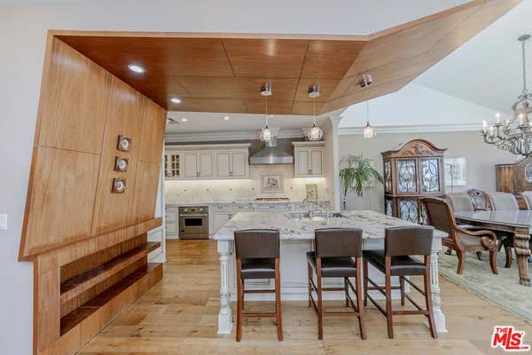 4460 Wilshire Blvd Apt 403