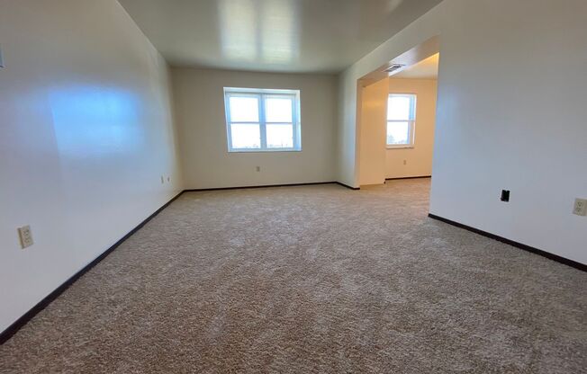 Spacious 2BR at Bellwood Manor! Great North Hills Location! Call Today!