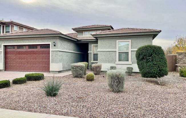 Gorgeous 3 Bed/2.5 Bath + Den Home In Chandler! Gated Community & Upgrades Throughout Home!