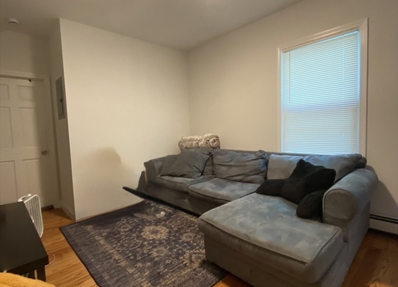 417 Cardinal Medeiros Ave