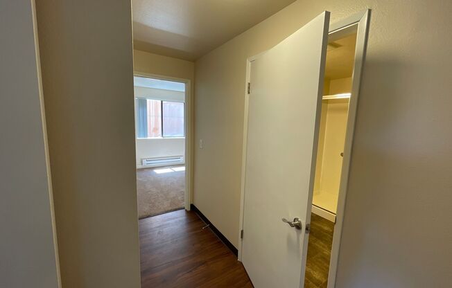 2 beds, 1 bath, 720 sqft, $1,995, Unit 321