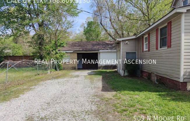 909 N MOORE RD