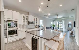 645 SW 113th Ln
