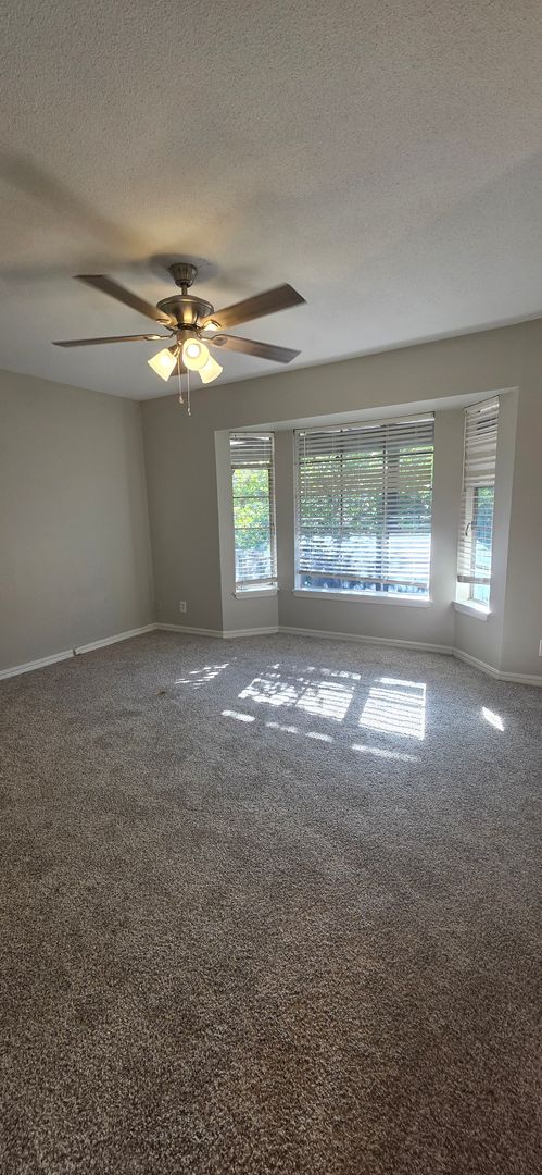 2 beds, 2 baths, 925 sqft, $1,100, Unit 216