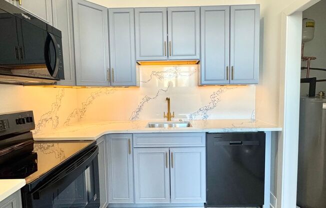 Studio, 1 bath, 476 sqft, $1,195, Unit 205