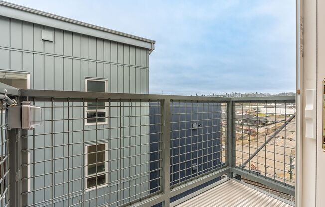 2 beds, 1 bath, 641 sqft, $1,875, Unit 817