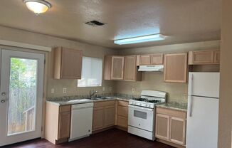 2 beds, 1 bath, 850 sqft, $1,300, Unit Unit 3