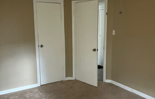 3 beds, 1 bath, $1,200