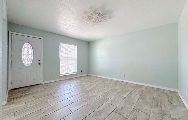 Northeast El Paso 4bed/3bath Refrig A/C w/2 masterbedrooms!
