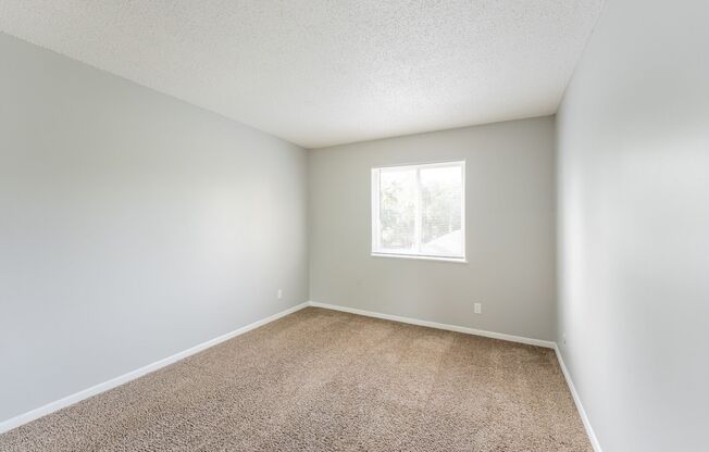 2 beds, 1 bath, 886 sqft, $1,125, Unit 421-25