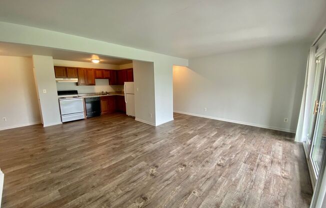 2 beds, 1 bath, 1,000 sqft, $1,295, Unit #32