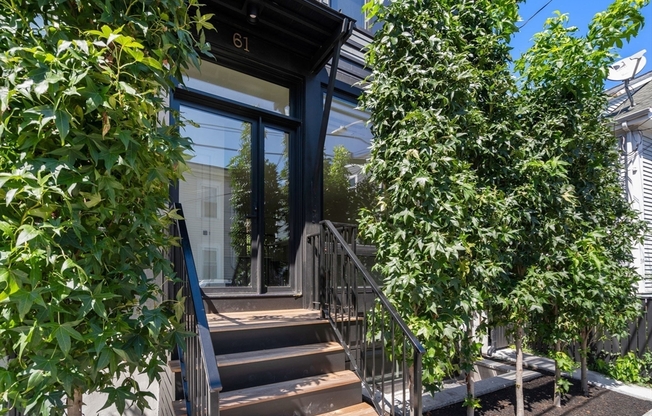 61 BRISTOL ST