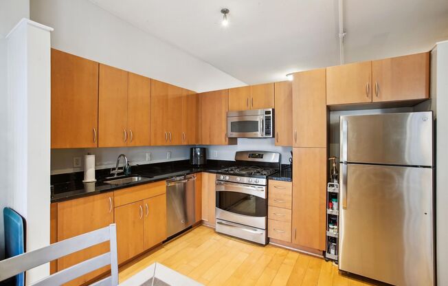 1 bed, 1 bath, $2,500