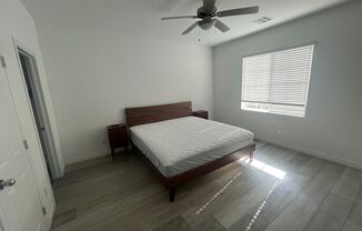2 beds, 1 bath, $2,000, Unit UNIT # 72 20 72
