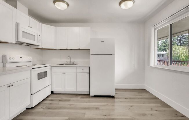 2 beds, 1 bath, 825 sqft, $1,595, Unit 5325-4