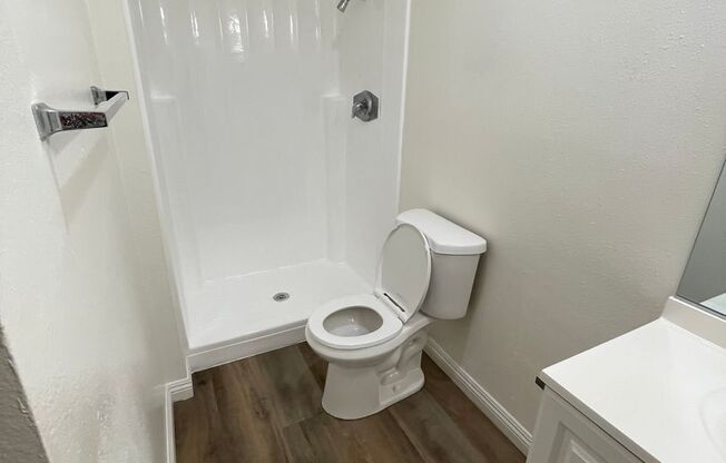 2 beds, 2 baths, 914 sqft, $1,650, Unit 402