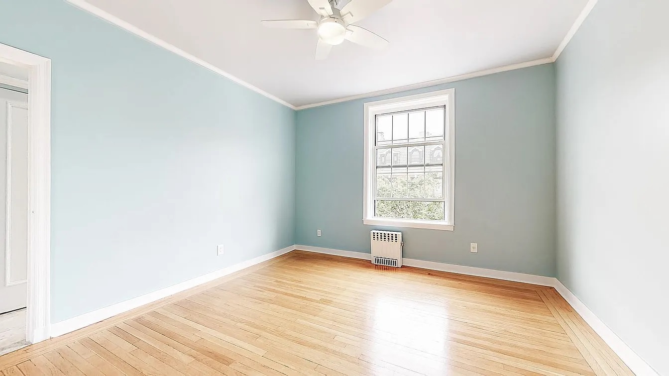 37 22 85 ST
