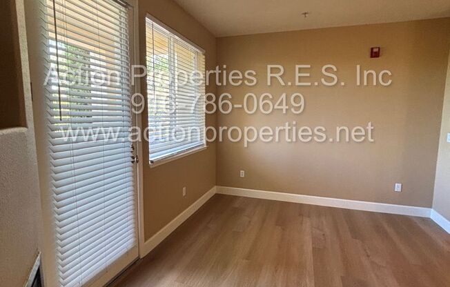 East Roseville - Gated Phoenician - Great View - Clubhouse/Pool Patio - New Paint and New Floor!