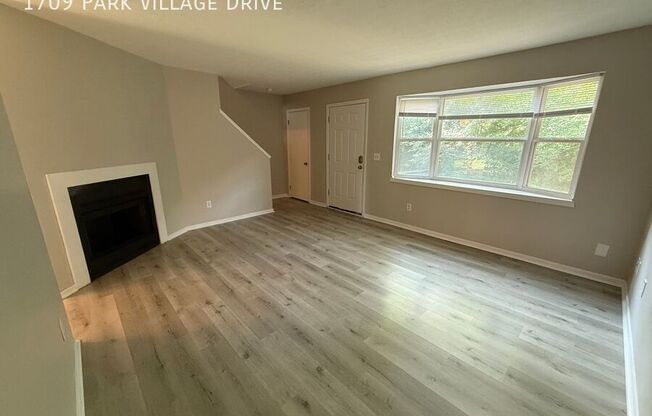 1709 PARK VLG DR