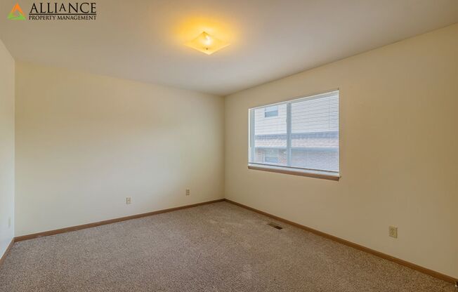 4 beds, 2 baths, 2,000 sqft, $1,840, Unit 930