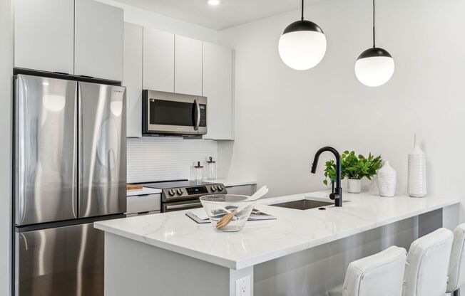 1 bed, 1 bath, 800 sqft, $1,580, Unit 504