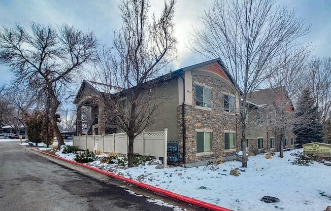 2 beds, 2 baths, 1,100 sqft, $1,291, Unit Unit 4