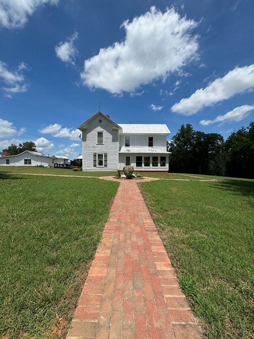 Charming and Furnished 3-Bedroom Home with Country Views in Snow Camp, NC