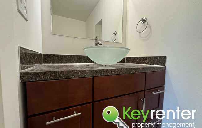 2 beds, 1.5 baths, 1,000 sqft, $2,000, Unit Unit A (Upstairs)