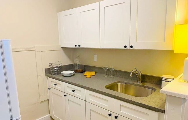 Studio, 1 bath, $725, Unit 530 - #9