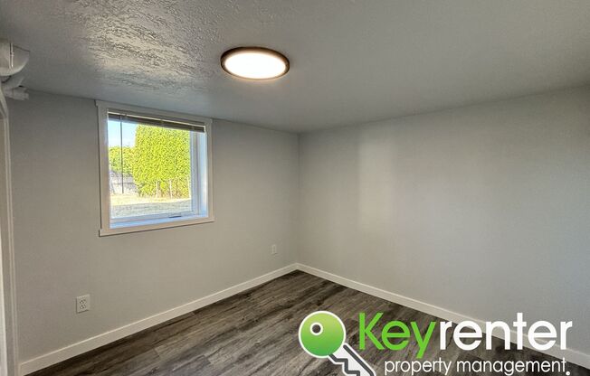Cozy & Private 2Bed/1Bath Apartment with Shared Backyard & Prime Location