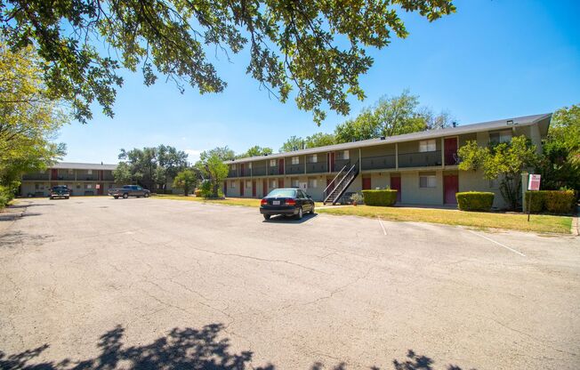 806 E 13th St Unit #105