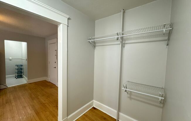 Studio, 1 bath, 300 sqft, $1,425, Unit Unit 208