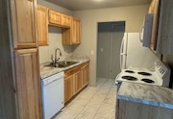 1 bed, 1 bath, 800 sqft, $950, Unit Unit 14