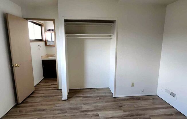 1 bed, 1 bath, 440 sqft, $950, Unit 1115-B