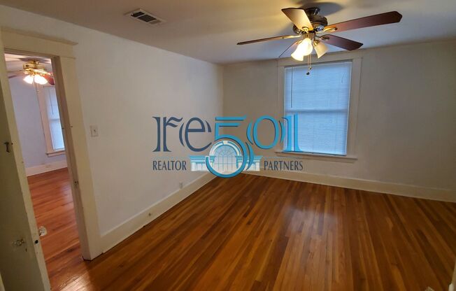 2 beds, 1 bath, 1,100 sqft, $1,250, Unit Palm Upstairs - Apt 3