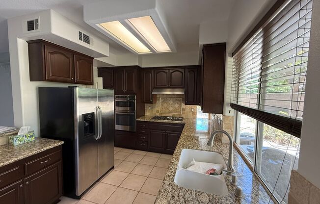 Great 4 bedroom Moorpark Home in Great Neighborhood