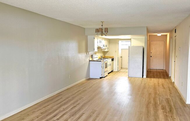 3 beds, 2 baths, $1,650, Unit B209