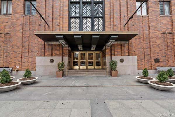 Studio, 1 bath, 400 sqft, $3,150, Unit 32F