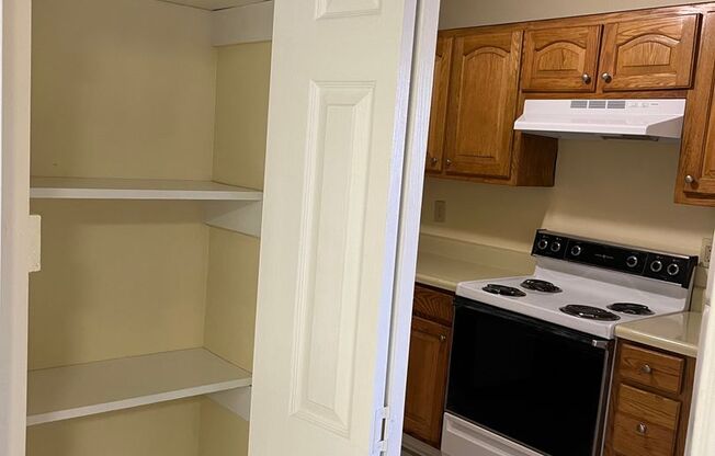 1 bed, 1 bath, 750 sqft, $1,275, Unit 626-1 B