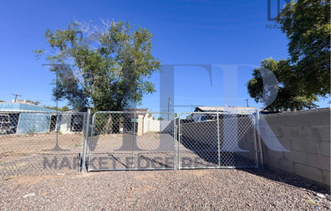 2Bed/1Bath House 24th St/Thomas Rd! NO CREDIT, NO BACKGROUND, NO RENTAL HISTORY CHECK!