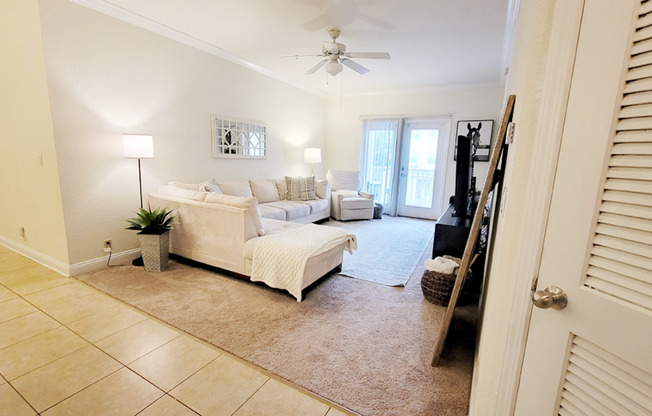 3 beds, 2 baths, 1,362 sqft, $1,700, Unit 4301